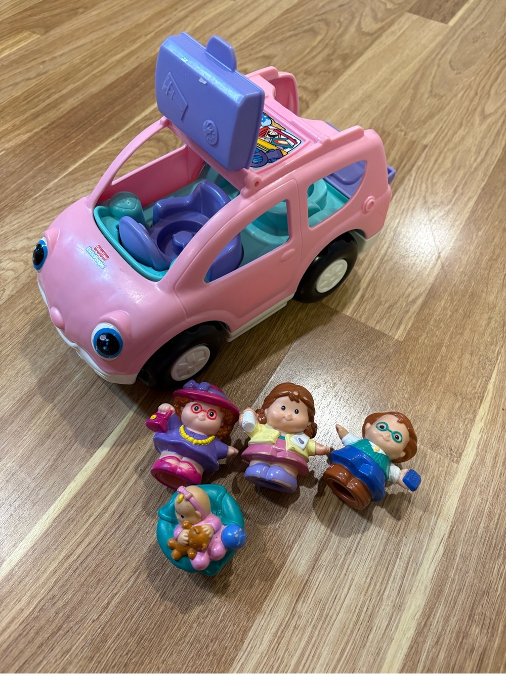 Fisher Price Little People Open And Close SUV Van Pink Music Sound Mom Dad baby,